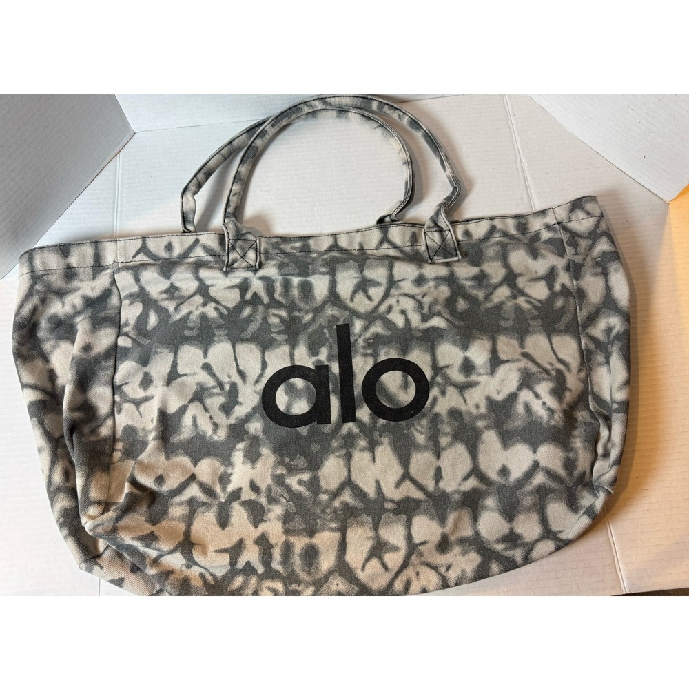 ALO Yoga Gray and Cream Tote Bag